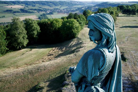 La statue de Vercingétorix La statue de Vercingétorix